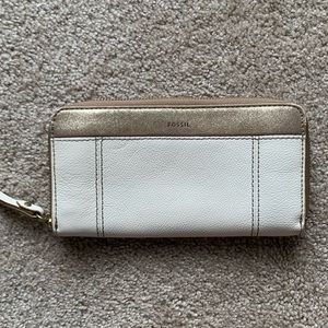 Fossil wallet